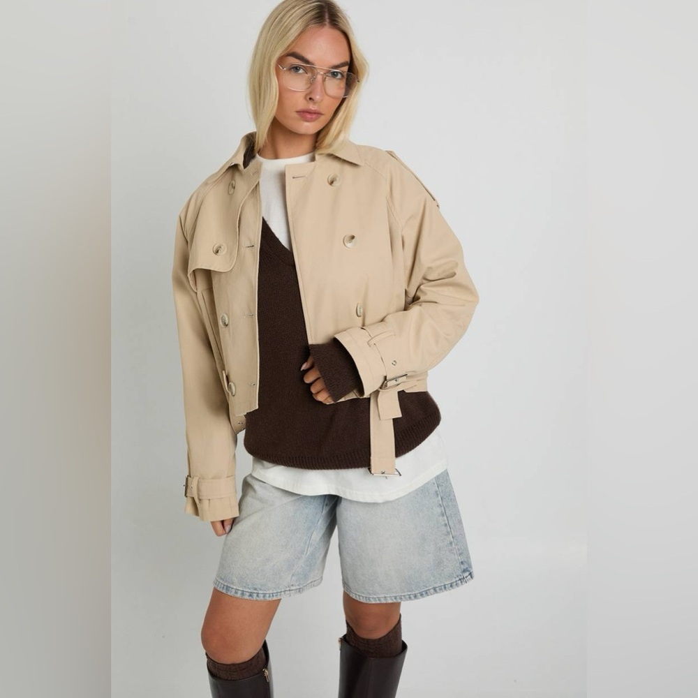 Boohoo Cropped Trench Jacket Beige Belted Short Trench Coat | NWT Size 4 - Picture 3 of 15